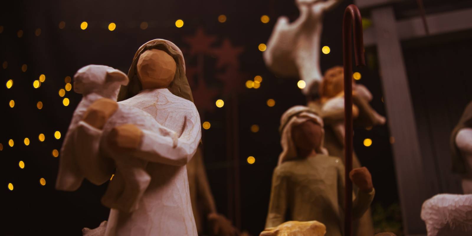Figurines depicting the Nativity scene