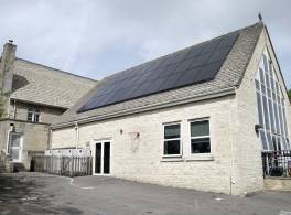 Chedworth school with solar panels and heat pumps